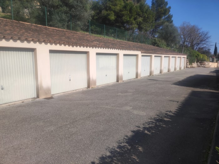Lorgues, très joli appartement avec une terrasse et garage — photo 12