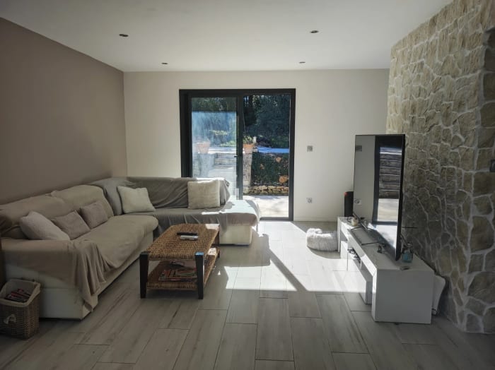 Maison de plain-pied de 103 m² habitables sur un terrain de 1 549 m² avec piscine — photo 6