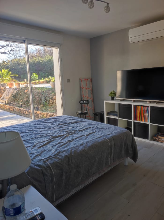 Maison de plain-pied de 103 m² habitables sur un terrain de 1 549 m² avec piscine — photo 9