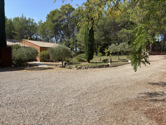 À Lorgues — photo 2