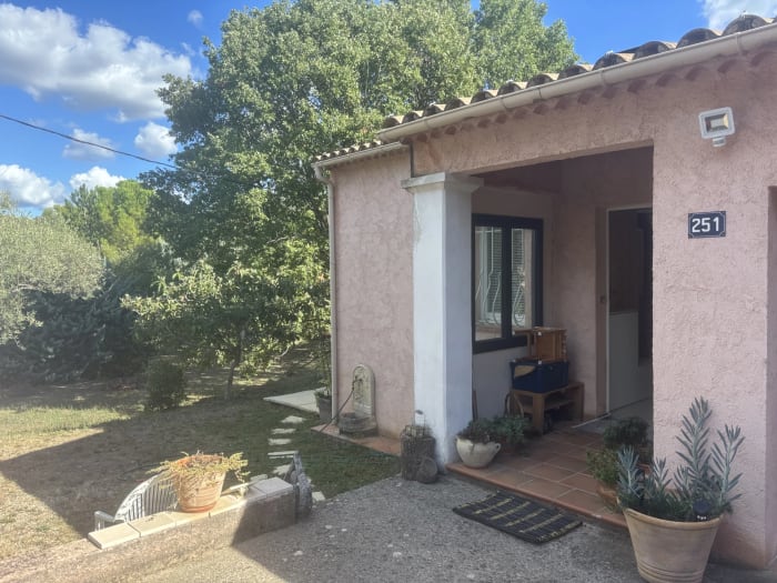 Lorgues, maison de plain-pied en parfait etat — photo 2
