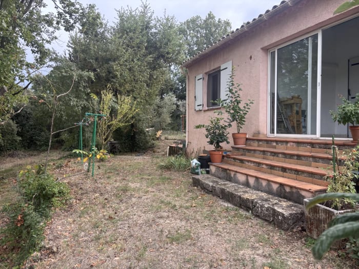 Lorgues, maison de plain-pied en parfait etat — photo 6