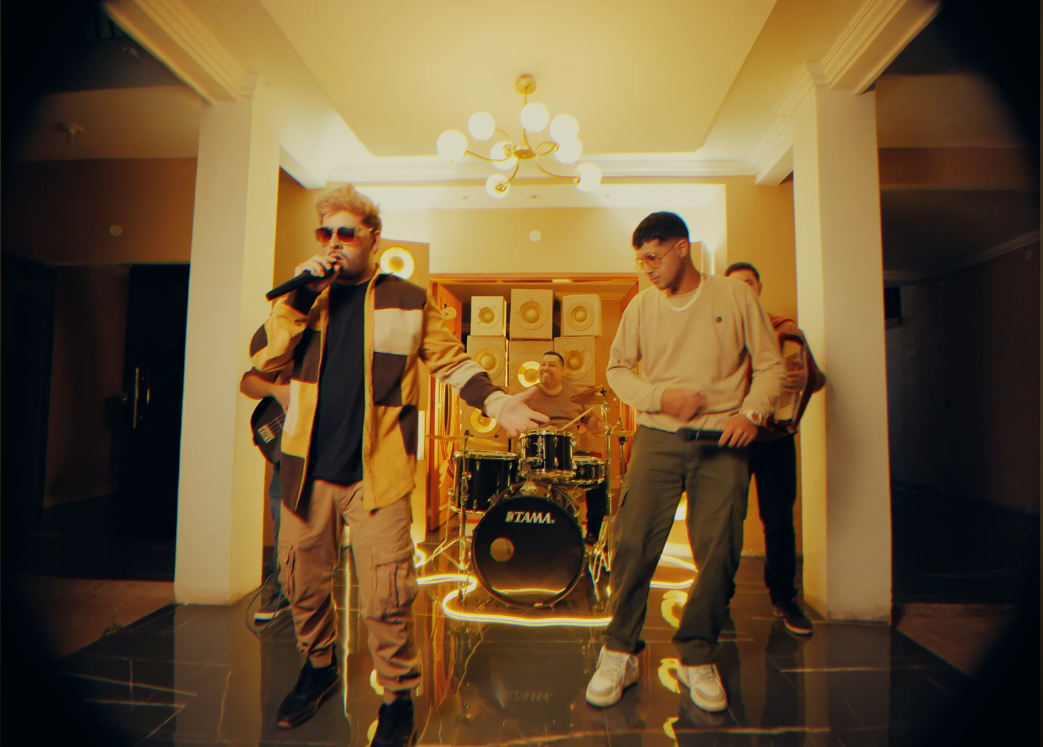 Color Cartón Luniel y Marcos Gabriel celebran identidad, humor y autocrítica en una colaboración que llega después de cinco años