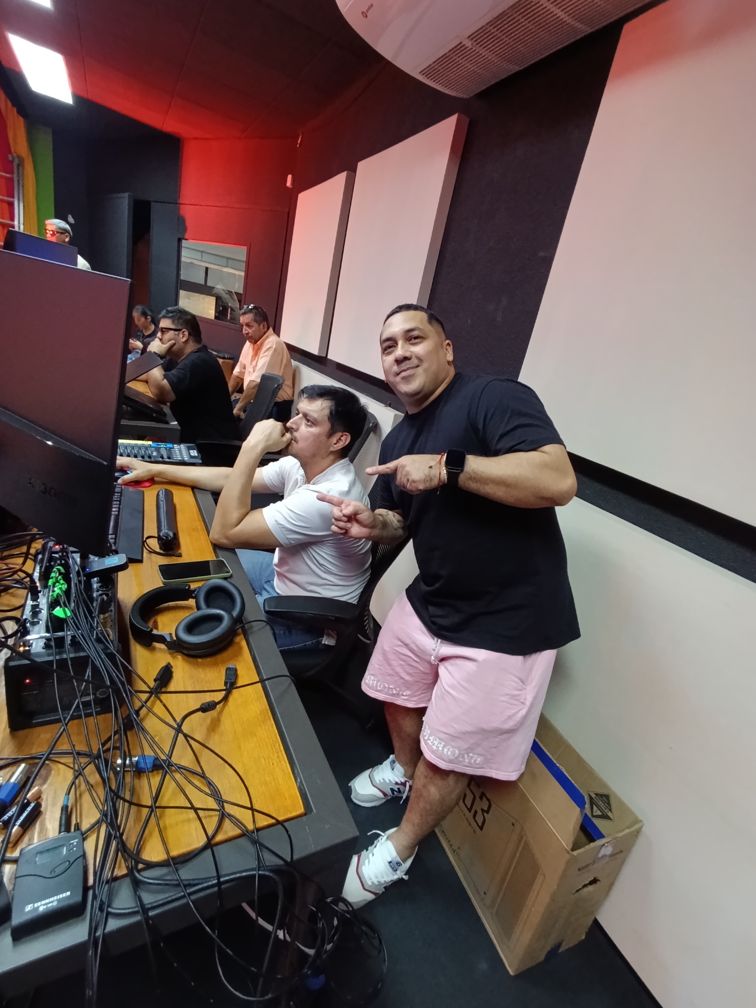 Andy y el equipo de producción