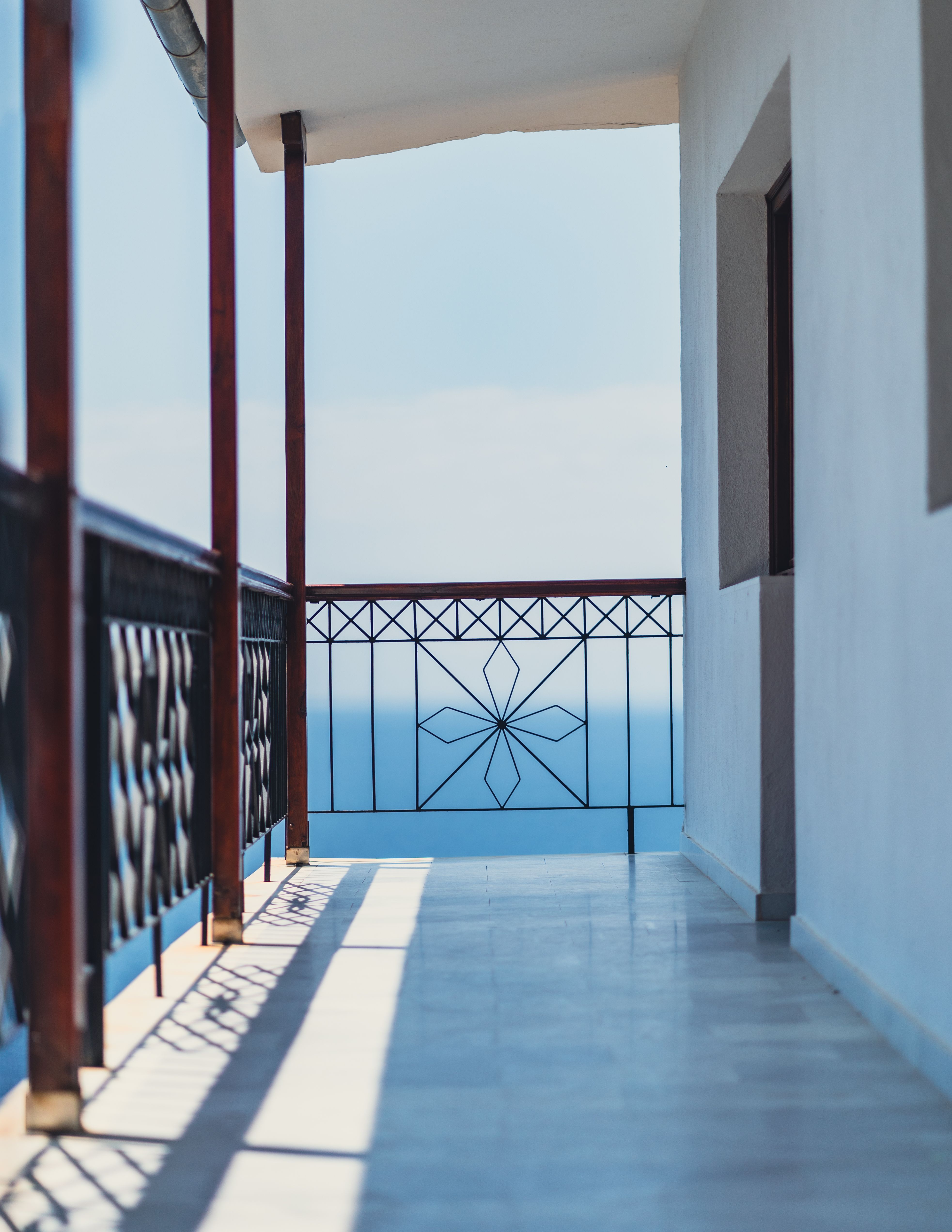 Redhill Hideaway with Pool, Gym & Rooftop Views