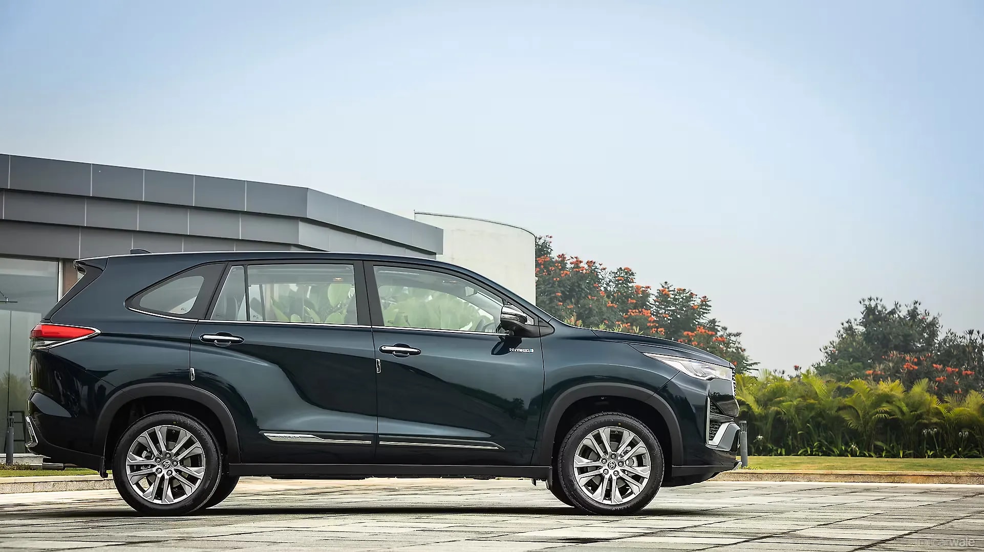 TOYOTA HYCROSS thumbnail 4