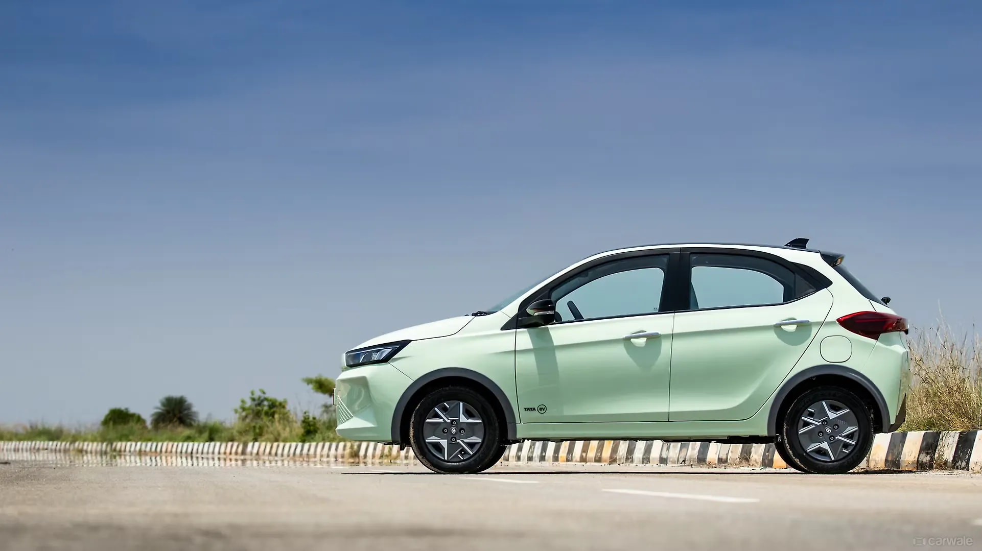 TATA TIAGO EV thumbnail 4