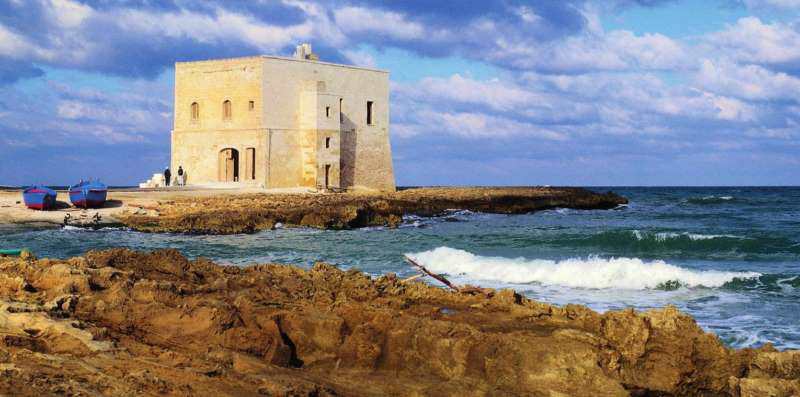 autunno-in-puglia-viaggiare-in-camper-porto-naturale-brindisi-casa-vacanze-ostuni-palazzo-rodio