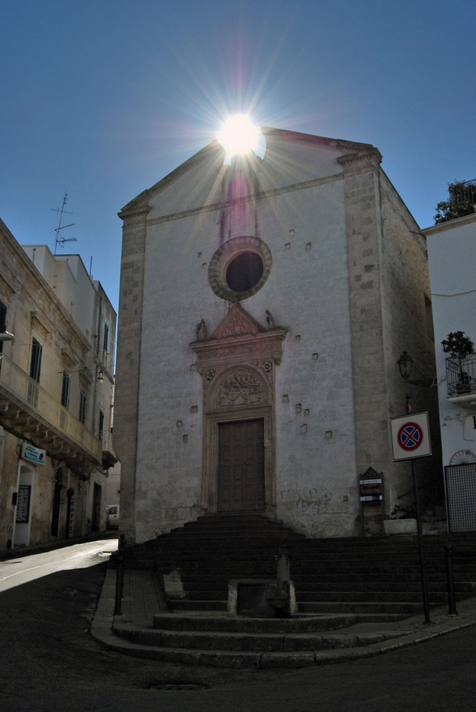 i-monumenti-di-ostuni-chiesa-dello-spirito-santo-casa-vacanze-ostuni-palazzo-rodio