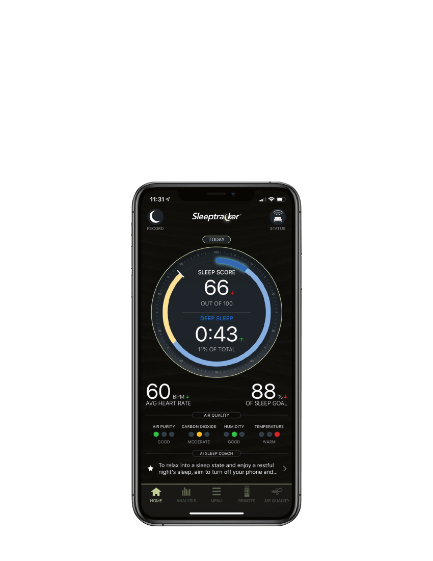 Une application de suivi du sommeil s'affiche sur l'écran du smartphone du cadre d'insertion Tempur Ergo Smart Base, qui contient des mesures de la valeur du sommeil, de la fréquence cardiaque et de la qualité de l'air. Une application de suivi du sommeil s'affiche sur l'écran du smartphone du cadre d'insertion Tempur Ergo Smart Base, qui contient des mesures de la valeur du sommeil, de la fréquence cardiaque et de la qualité de l'air.