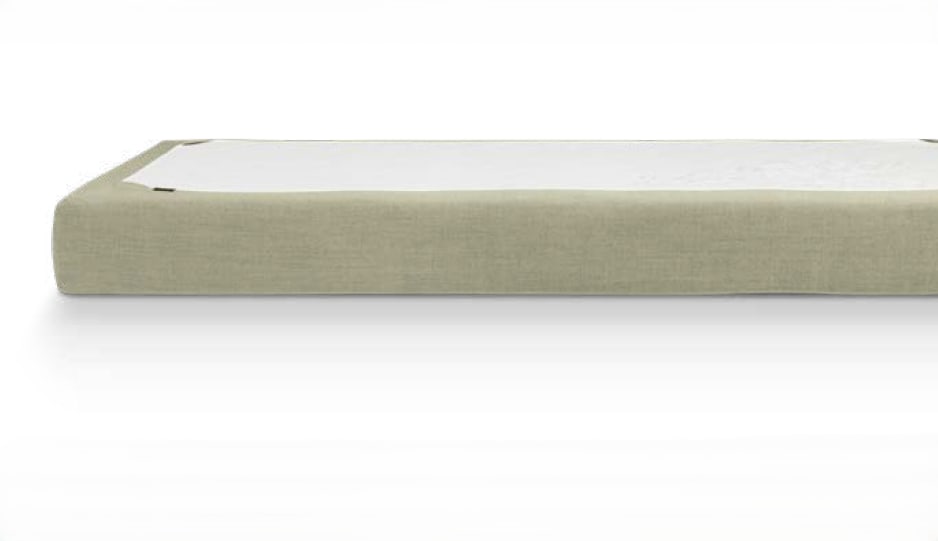 Une vue latérale du matelas Riposa TouchSpring Tex Forte en gris clair avec un design minimaliste sur fond blanc. Une vue latérale du matelas Riposa TouchSpring Tex Forte en gris clair avec un design minimaliste sur fond blanc.