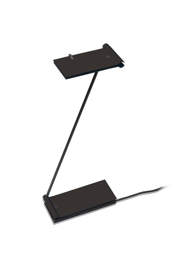 La lampe Baltensweiler Zett USB est une lampe de bureau noire minimaliste avec une base et un abat-jour rectangulaires reliés par un bras fin et incliné et alimentée via USB. La lampe Baltensweiler Zett USB est une lampe de bureau noire minimaliste avec une base et un abat-jour rectangulaires reliés par un bras fin et incliné et alimentée via USB.