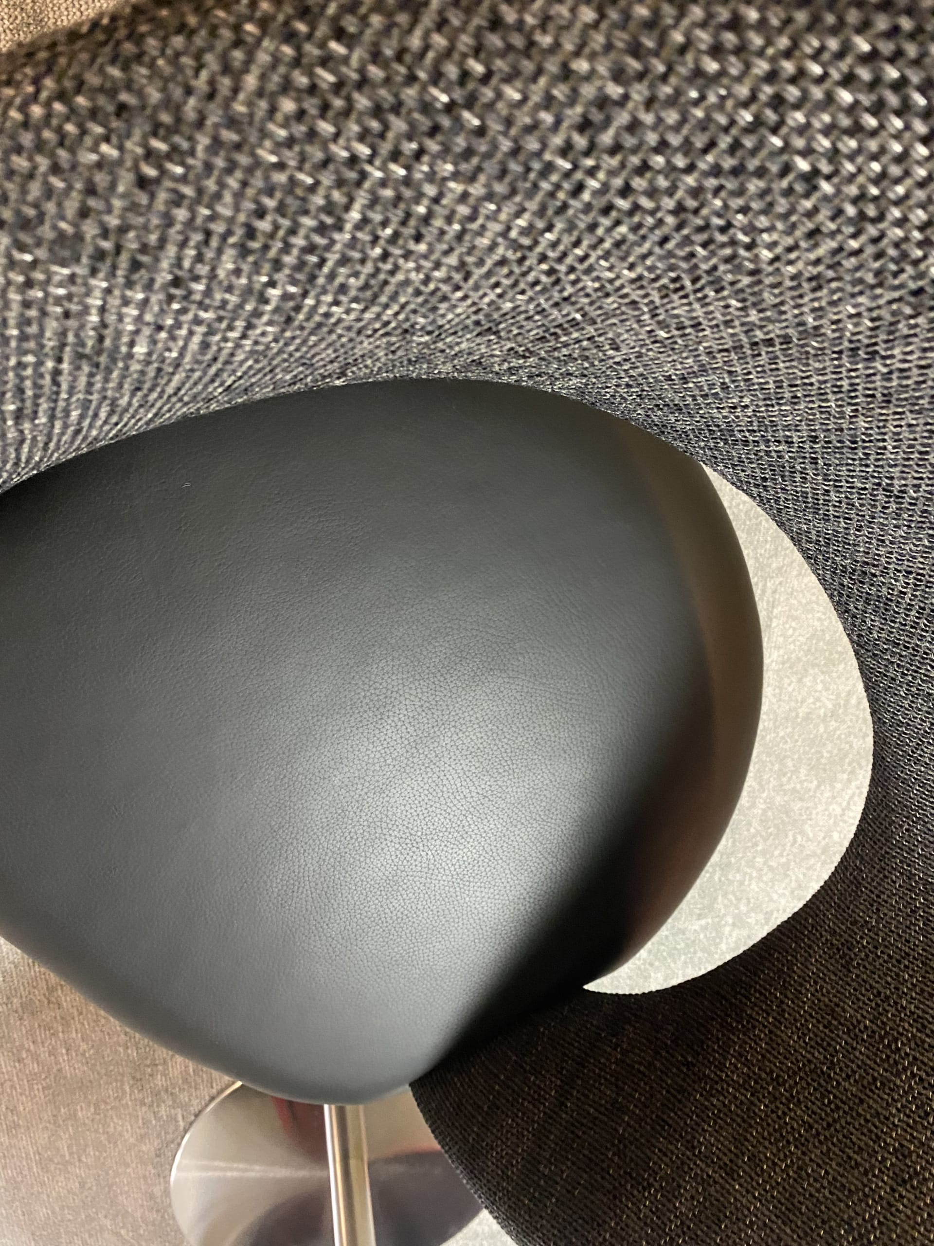 Tisch mit 4 Stühlen (1)