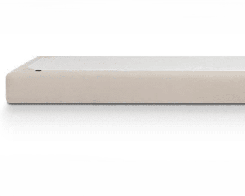 Eine beige rechteckige Riposa Matratze Superspring TEX Softmatratze auf weißem Hintergrund.
