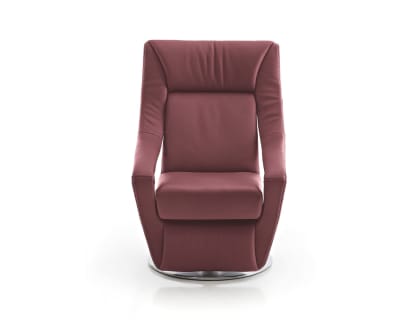 Le fauteuil Yoko n ° 5 est un fauteuil moderne en cuir marron marron avec un dossier élevé et un cadre en métal rotatif sur fond blanc.