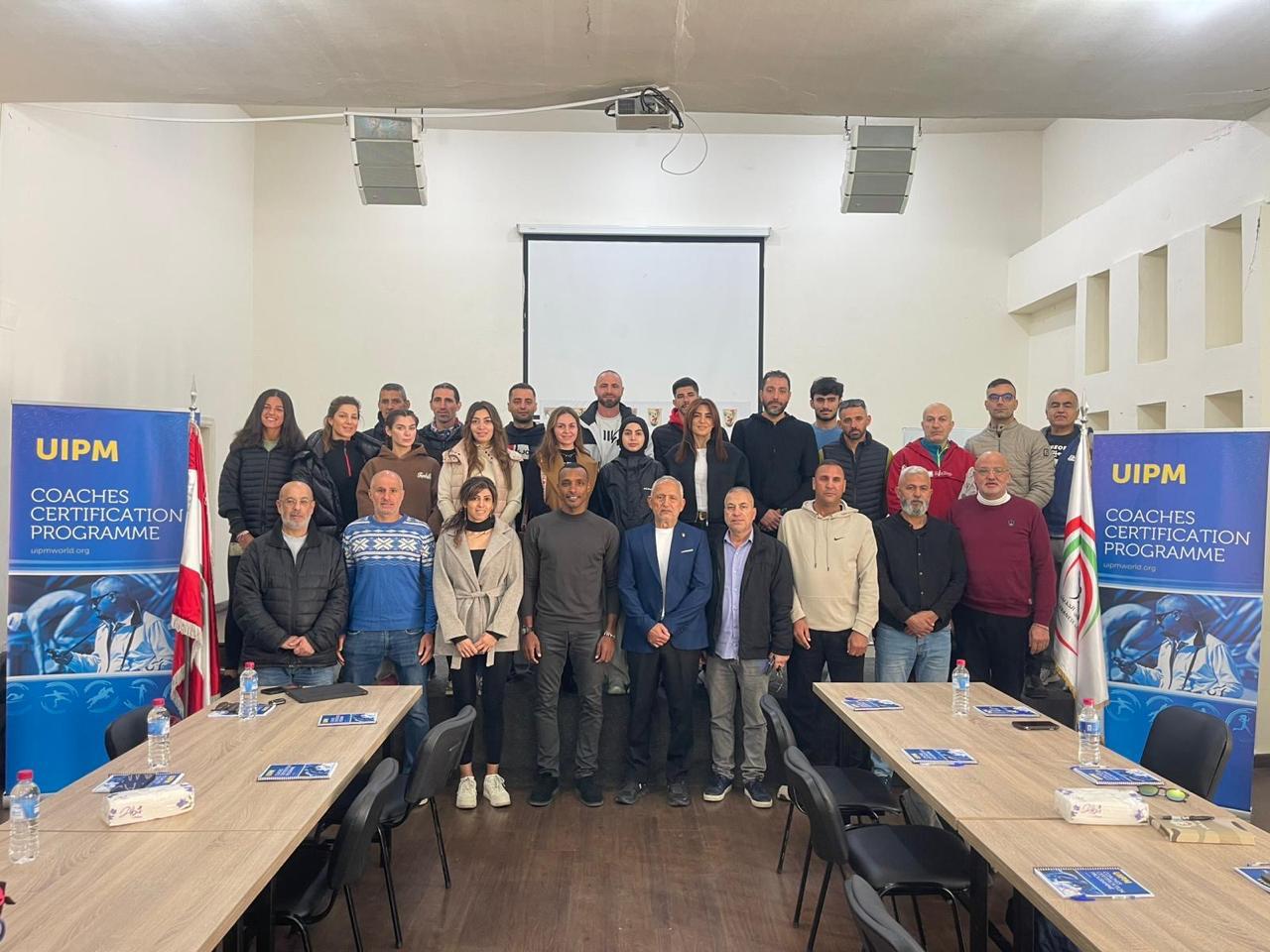 Blog Post Image روكز يتوسط الحضور الرسمي والمشاركين في إفتتاح الدورة