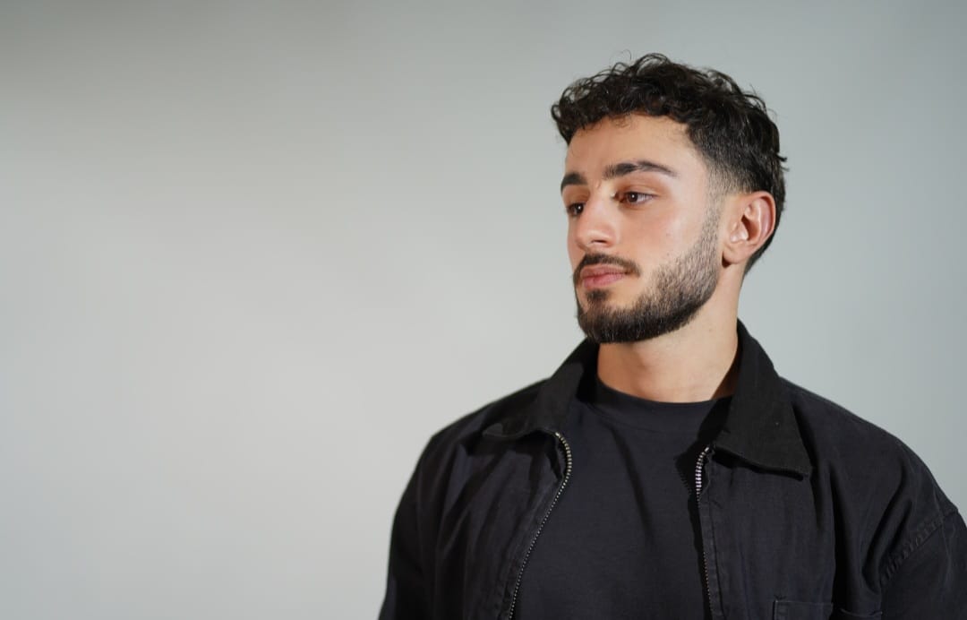 Blog Post Image استطاع أن يفرض حضوره على منصات التواصل الاجتماعي بفضل موهبته اللافتة