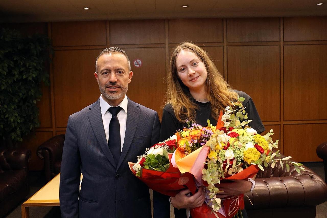 Blog Post Image رئيس اتحاد التايكواندو الدكتور ظريفة مع البطلة عون