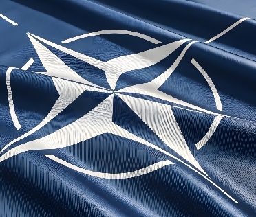 Blog Post Image الناتو بلا واشنطن: حلفٌ بلا عمود، وأوروبا أمام فاتورة لم تتخيّل يوماً أنها ستُضطر لدفعها