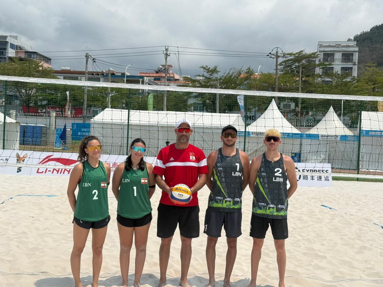 Blog Post Image المدرب الوطني نادر الفيداوي مع فريقي الرجال والسيدات لكرة الطائرة