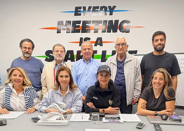 Blog Post Image الخليل تتوسط جضور الإجتماع