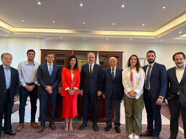 Blog Post Image النقيب مارتينوس والخليل يتوسطان حضور اللقاء 