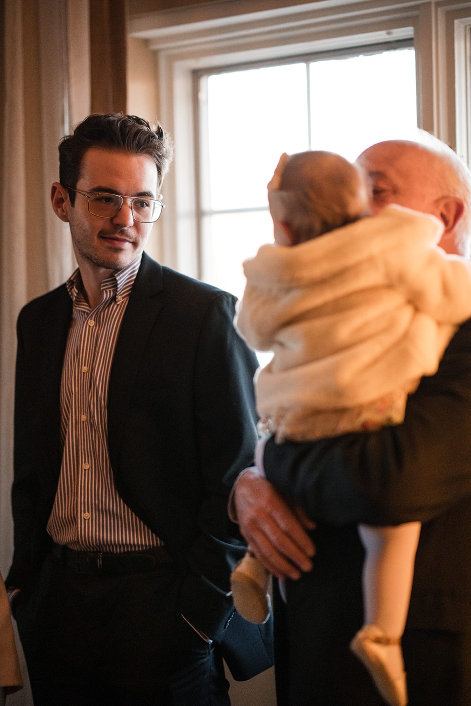 Candid wedding moments before the ceremony — photographed by Casey Addason Photography