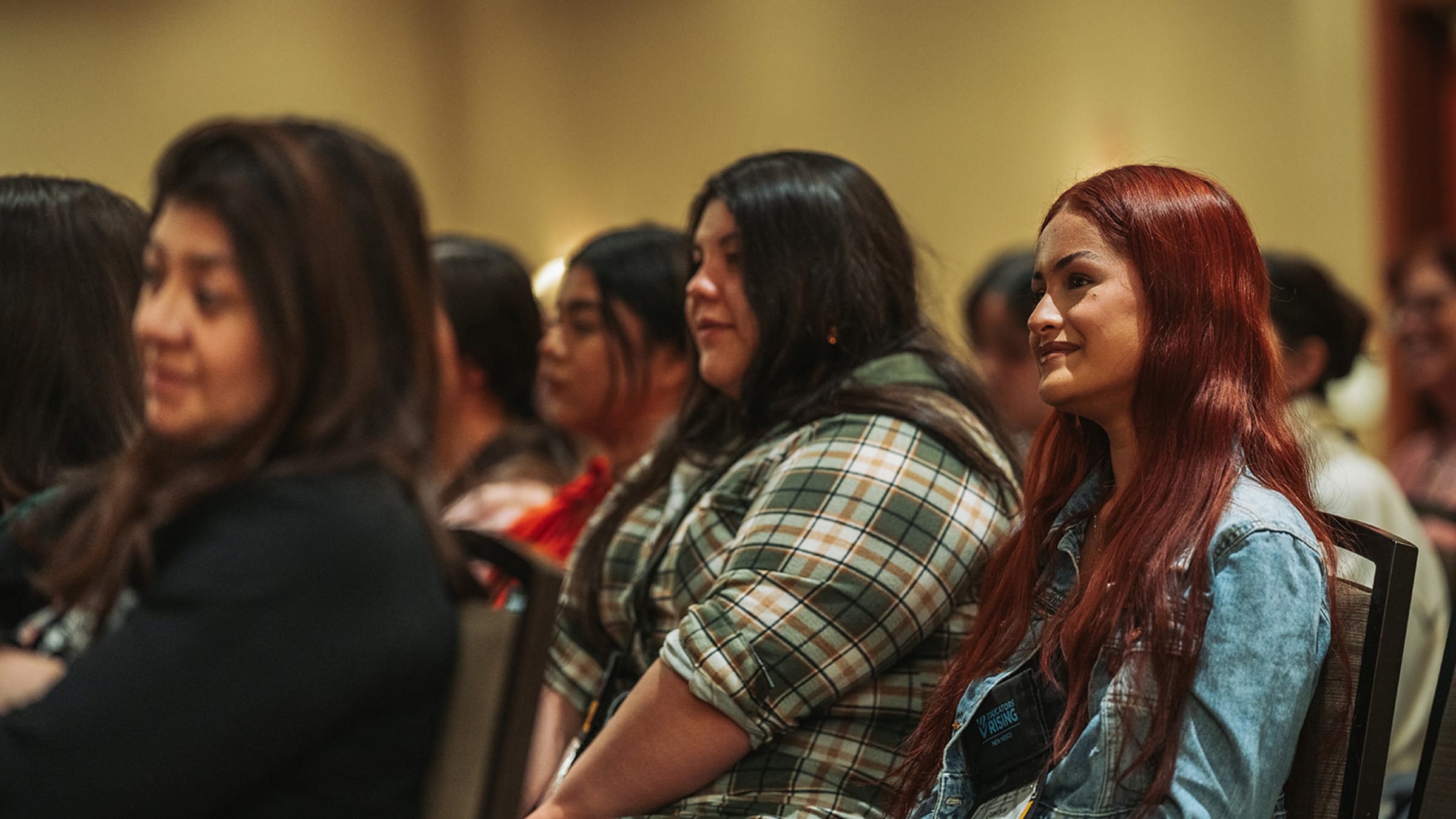 Editorial portrait Santa Fe — side light, desert background