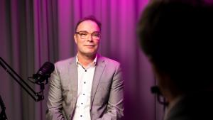 Nordean henkilöasiakasliiketoiminnan johtaja Jani Eloranta Kyberrosvot-podcastin nauhoituksissa.