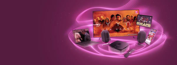 DNA TV, viihdeboksi kaiuttimilla ja takakaiuttimet.