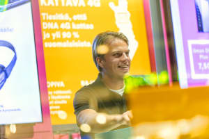 DNA Kauppa palvelee myös yrityksiä.