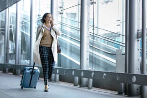 Lue yritysasiakaspalvelun vinkit liittymän käyttöön ulkomailla