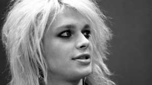 TV-ohjelmat tänään ja huomenna: dokumenttielokuvaTukkahevin hullu 80-luku (12). Kuvassa Michael Monroe.