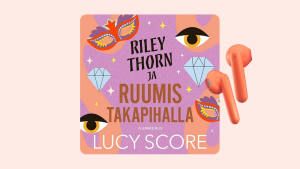 Lucy Scoren kirjan Riley Thorn ja ruumis takapihalla kansi oranssien kuulokkeiden vieressä.