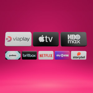 Kahdeksan suoratoistopalvelun logoa, mukaan lukien Viaplay, Apple TV, HBO Max, Netflix ja Storytel, vaaleanpunaisella taustalla.