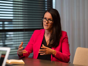 Laura Juvonen: ”Tekoälyn tekijöihin tarvitaan nykyistä laajempaa diversiteettiä”