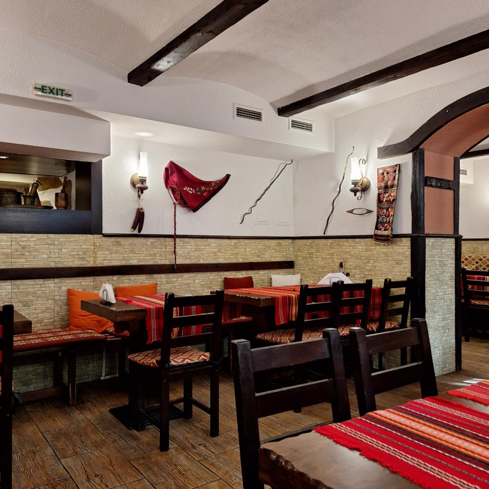 Izbata Tavern — снимка 4