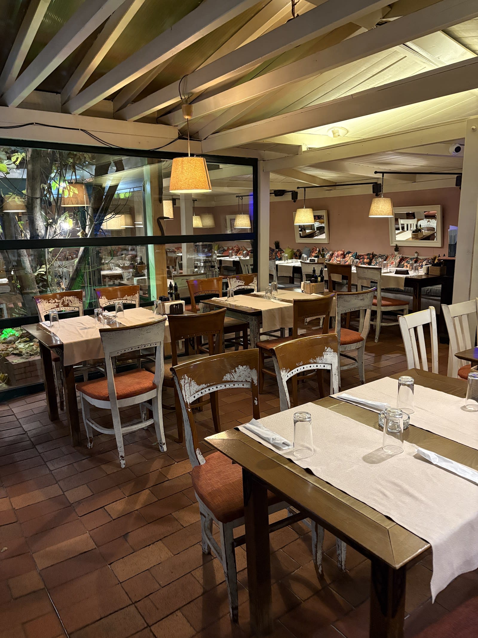 Dobro Restaurant