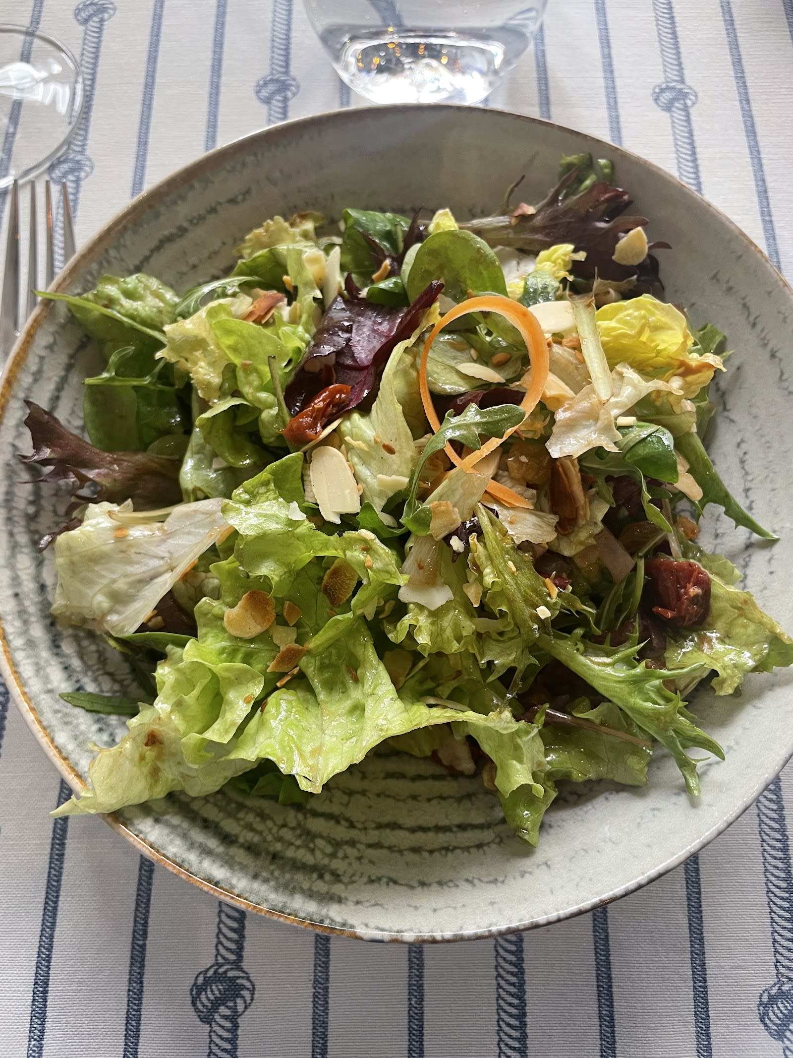 L'Etranger Restaurant — photo 2