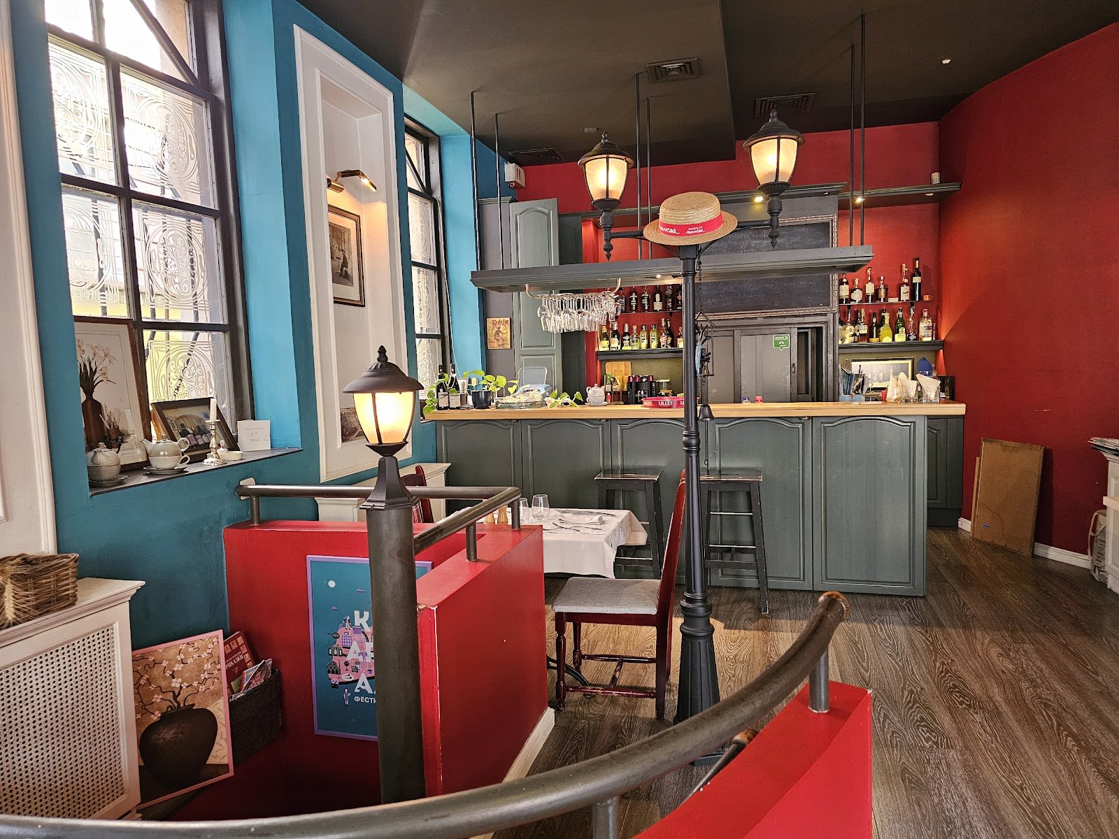L'Etranger Restaurant — photo 4