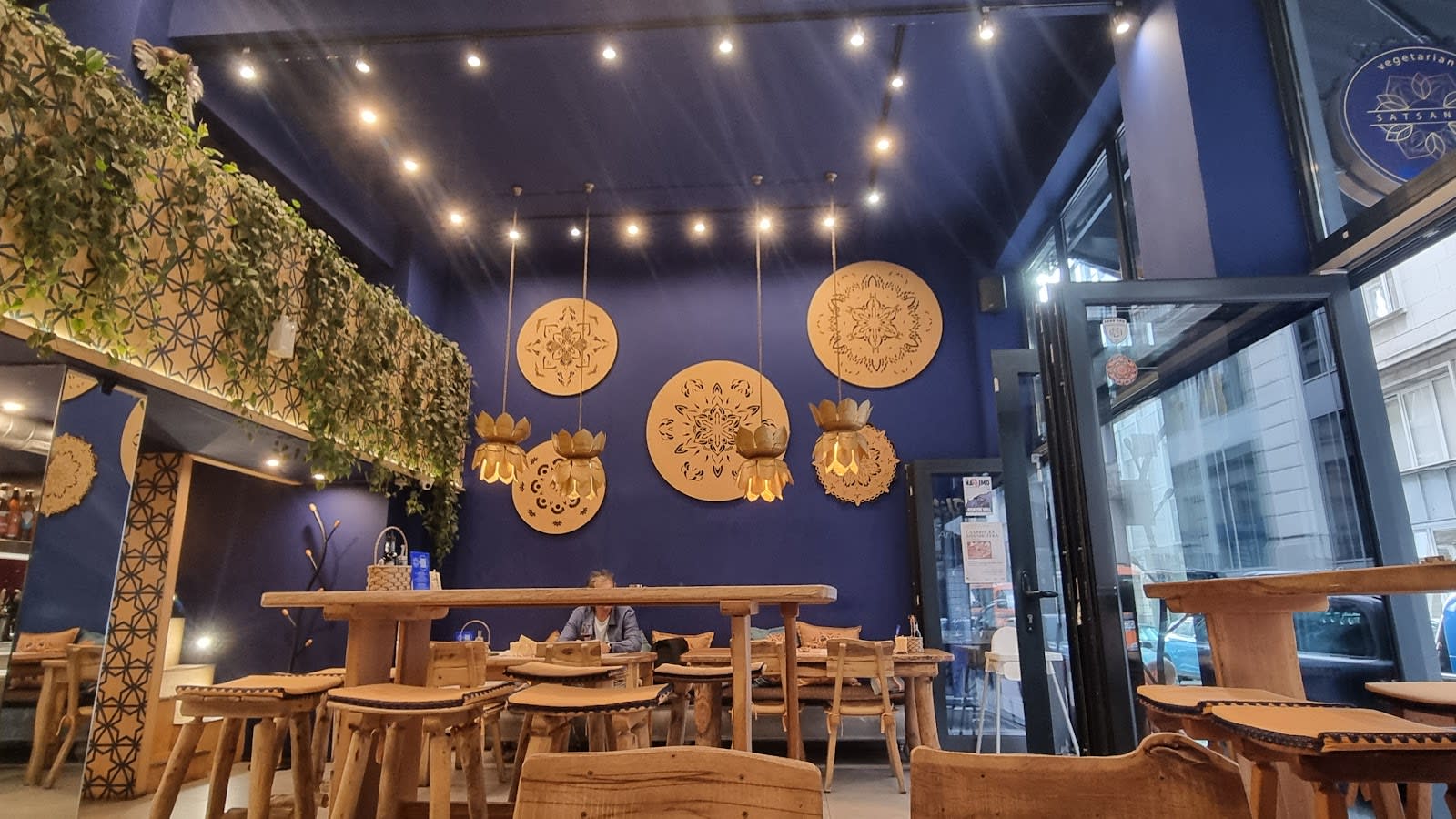SATSANGA Vegetarian Restaurant — снимка 4