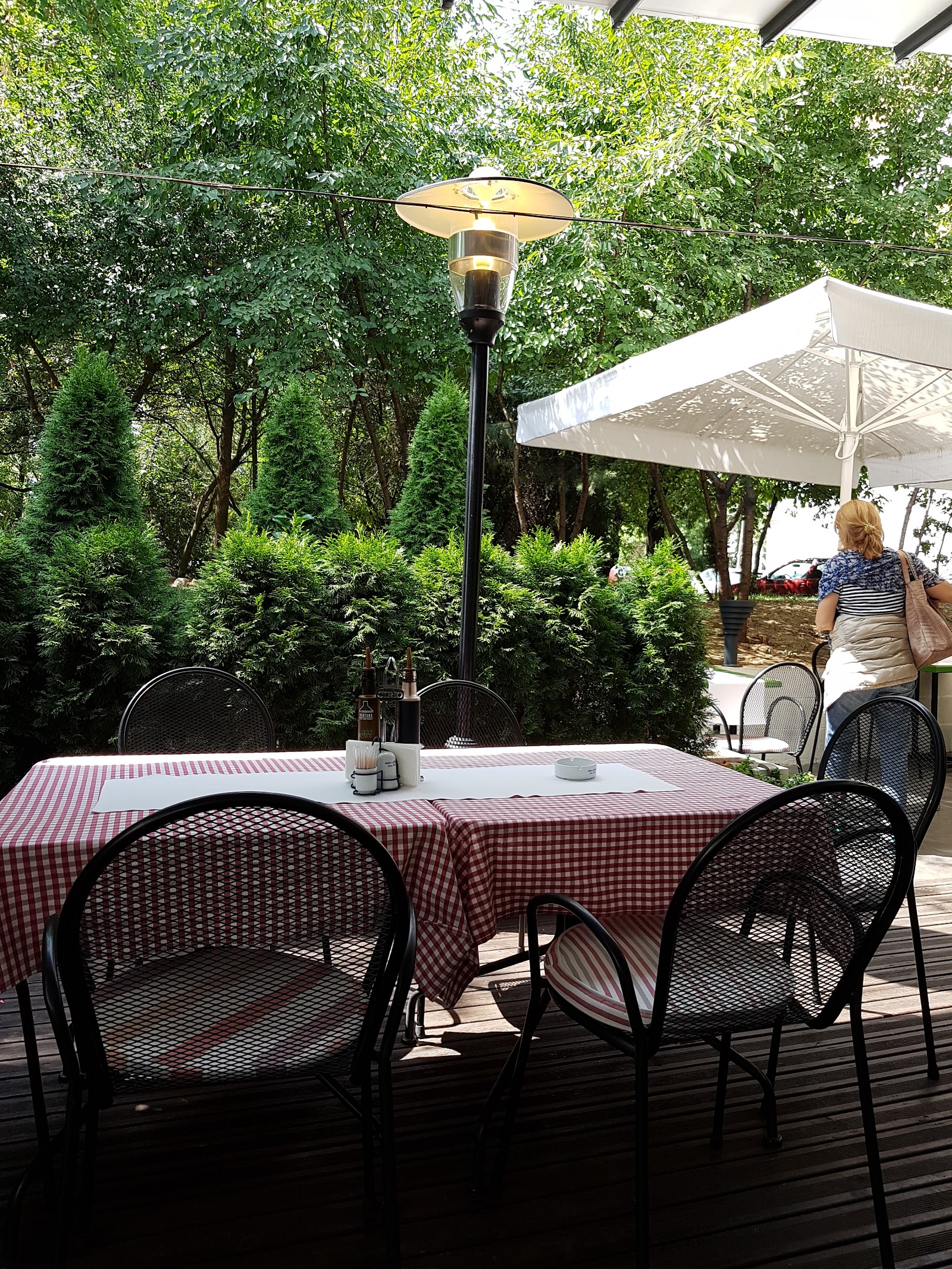 Ventana food.wine.garden