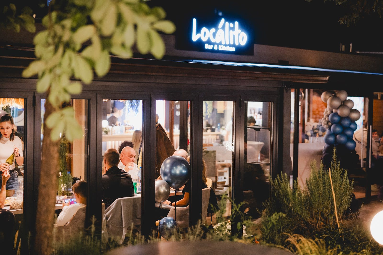 Localito Bar & Kitchen — снимка 3
