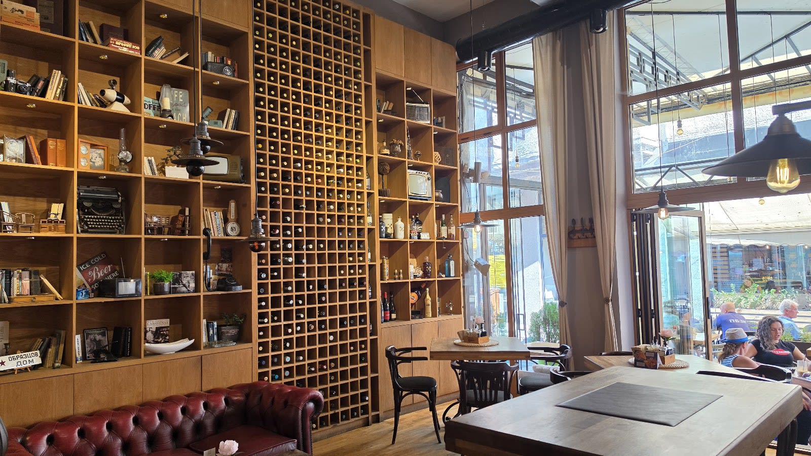 Ti Bar & Kitchen - ресторант и бар в Бургас — снимка 2