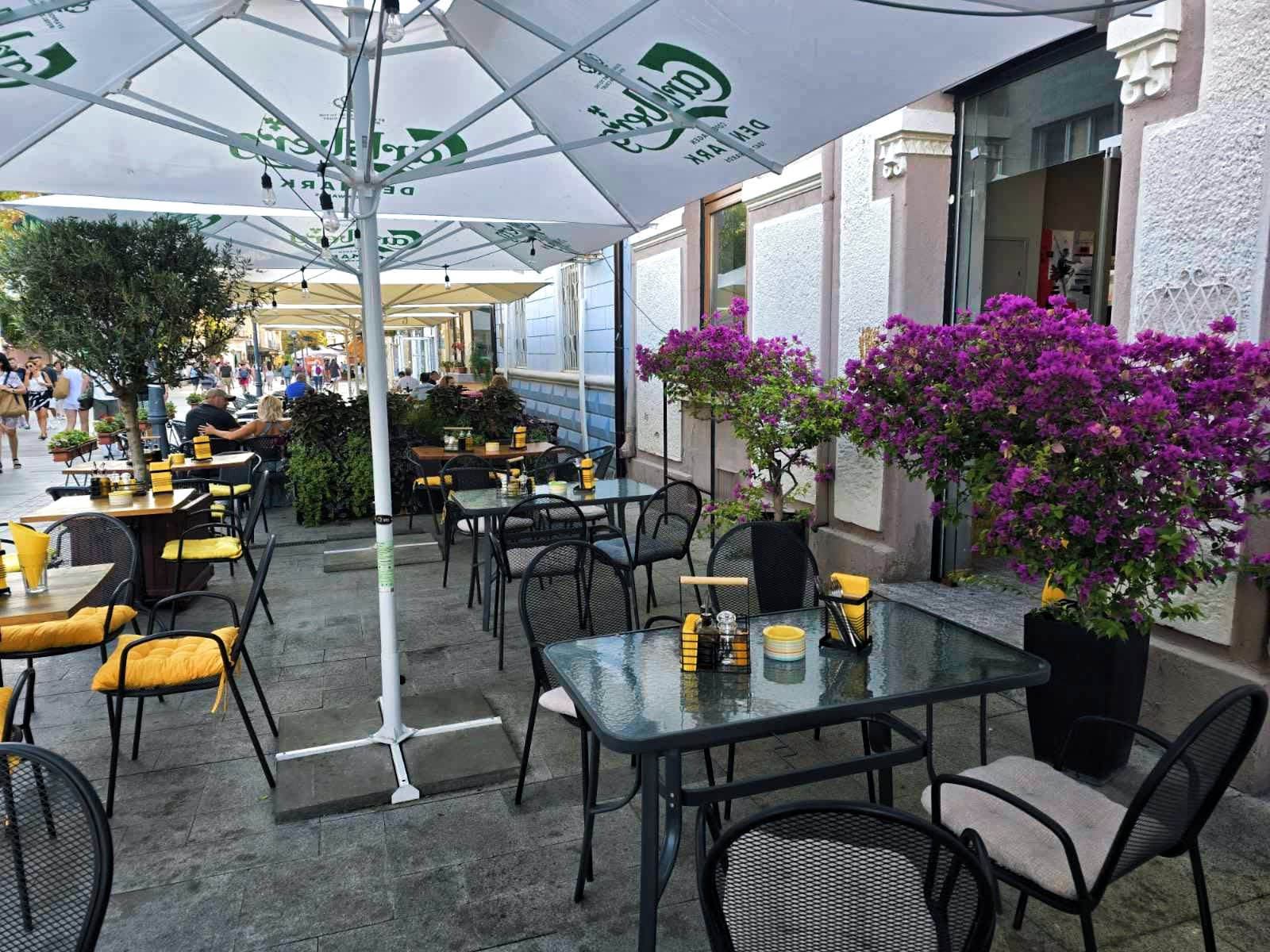 Холи / Holly's restaurant — снимка 3
