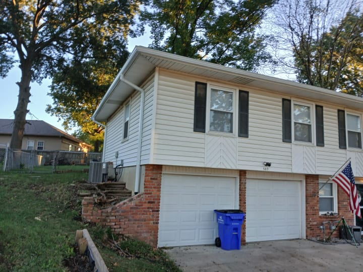 5-inch seamless gutters, downspouts, fascia, Lee's Summit, MO