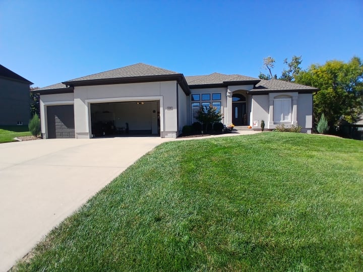 6-inch seamless gutters, downspouts, Lee's Summit, MO