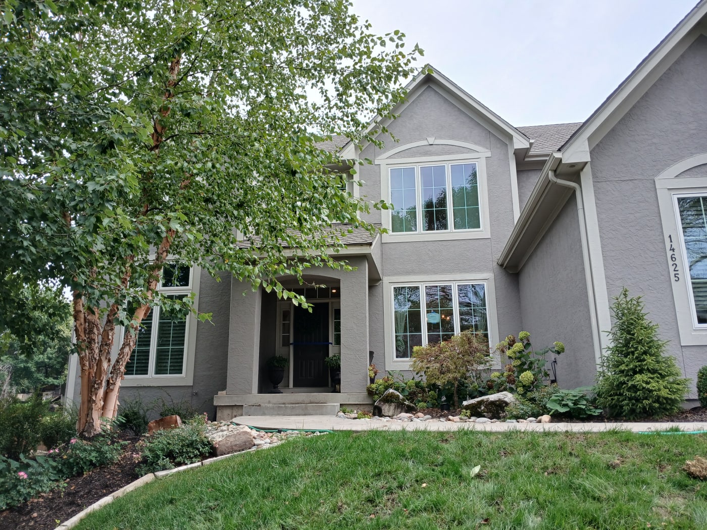 5-inch seamless gutters, downspouts, Overland Park, KS, photo 1 of 4
