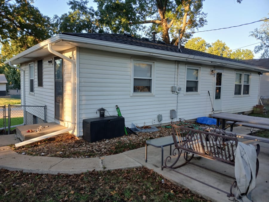 5-inch seamless gutters, downspouts, fascia, Lee's Summit, MO, photo 3 of 4