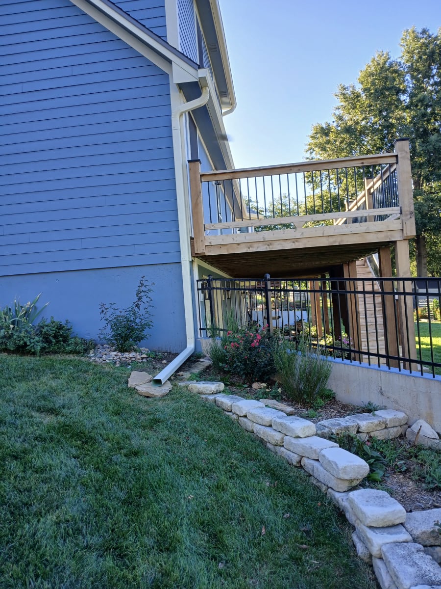 6-inch seamless gutters, downspouts, Raymore, MO, photo 4 of 4
